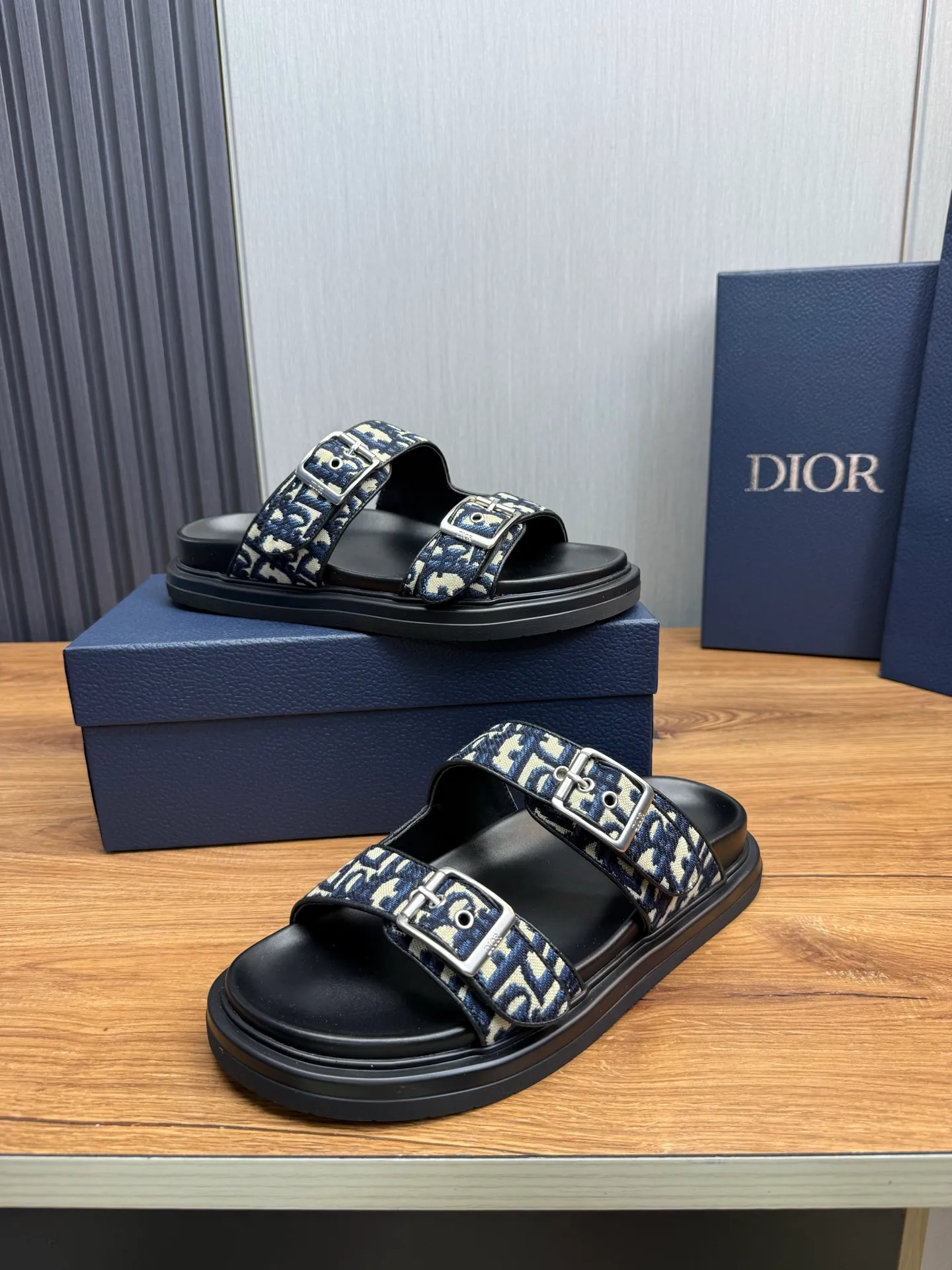 Men's shoes 💰300💰 Dior. Men's slippers 🩴Official website 1:1 production 38-45 yards 45 46 🉑️Customized original material shipped✅